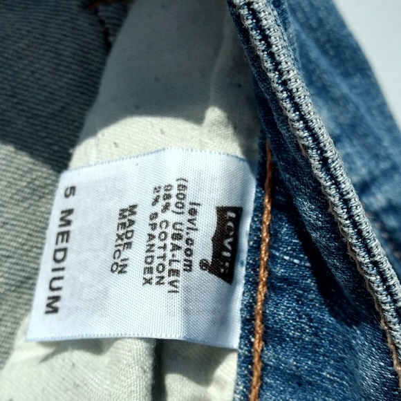 Levi's Jeans - Picture 3 of 3